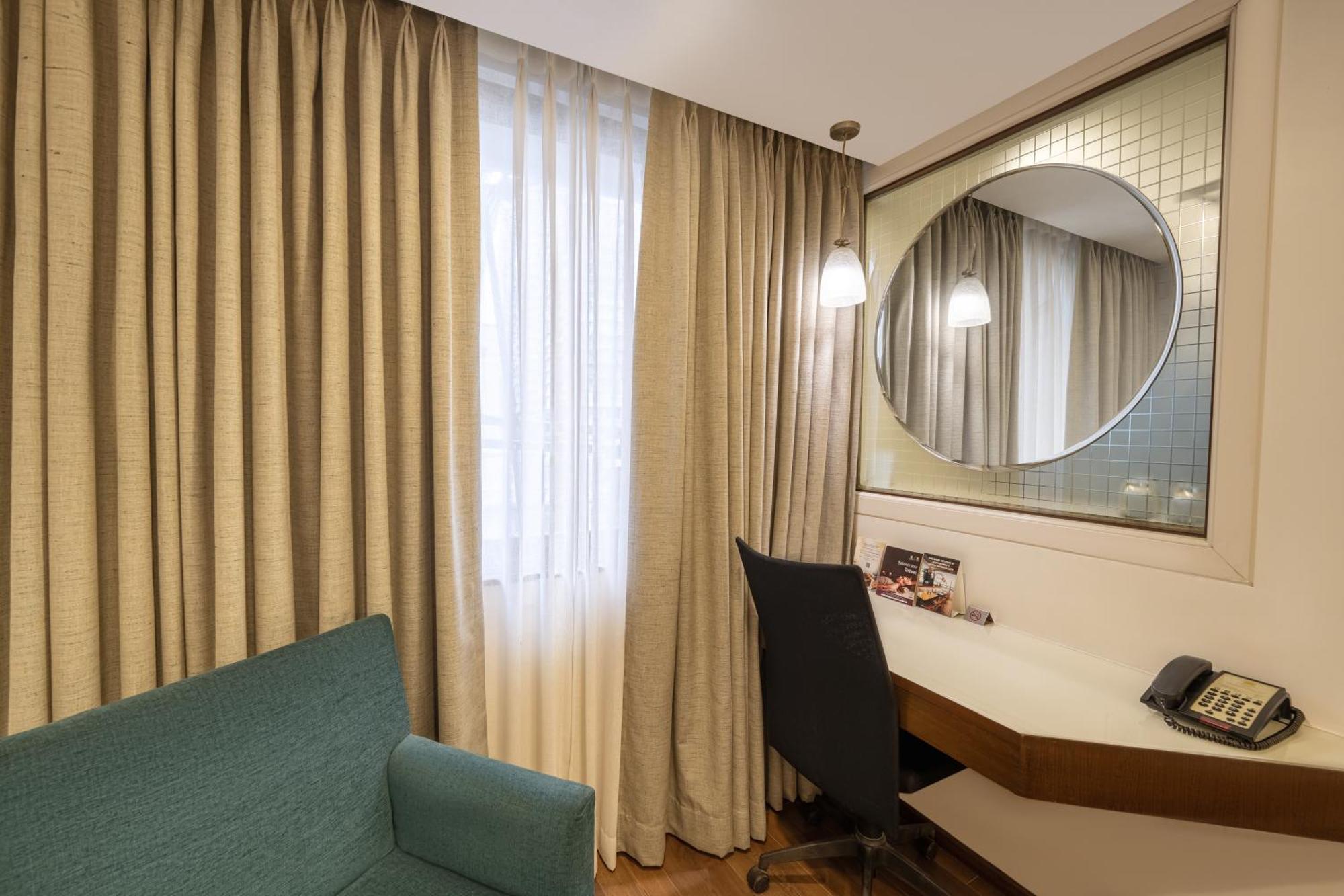 Hotel The Shalimar Hotel, Kemps Corner
